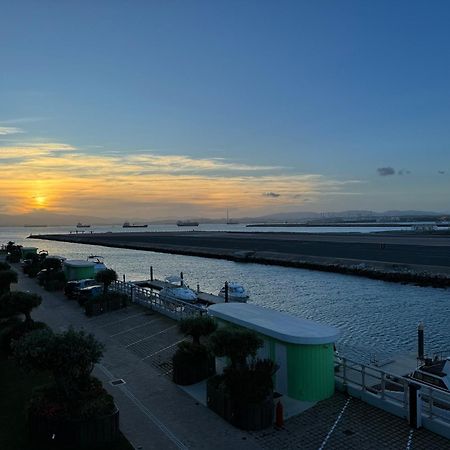 Marina Club Luxury Private Studio With Pool And Incredible Views Gibraltar Extérieur photo