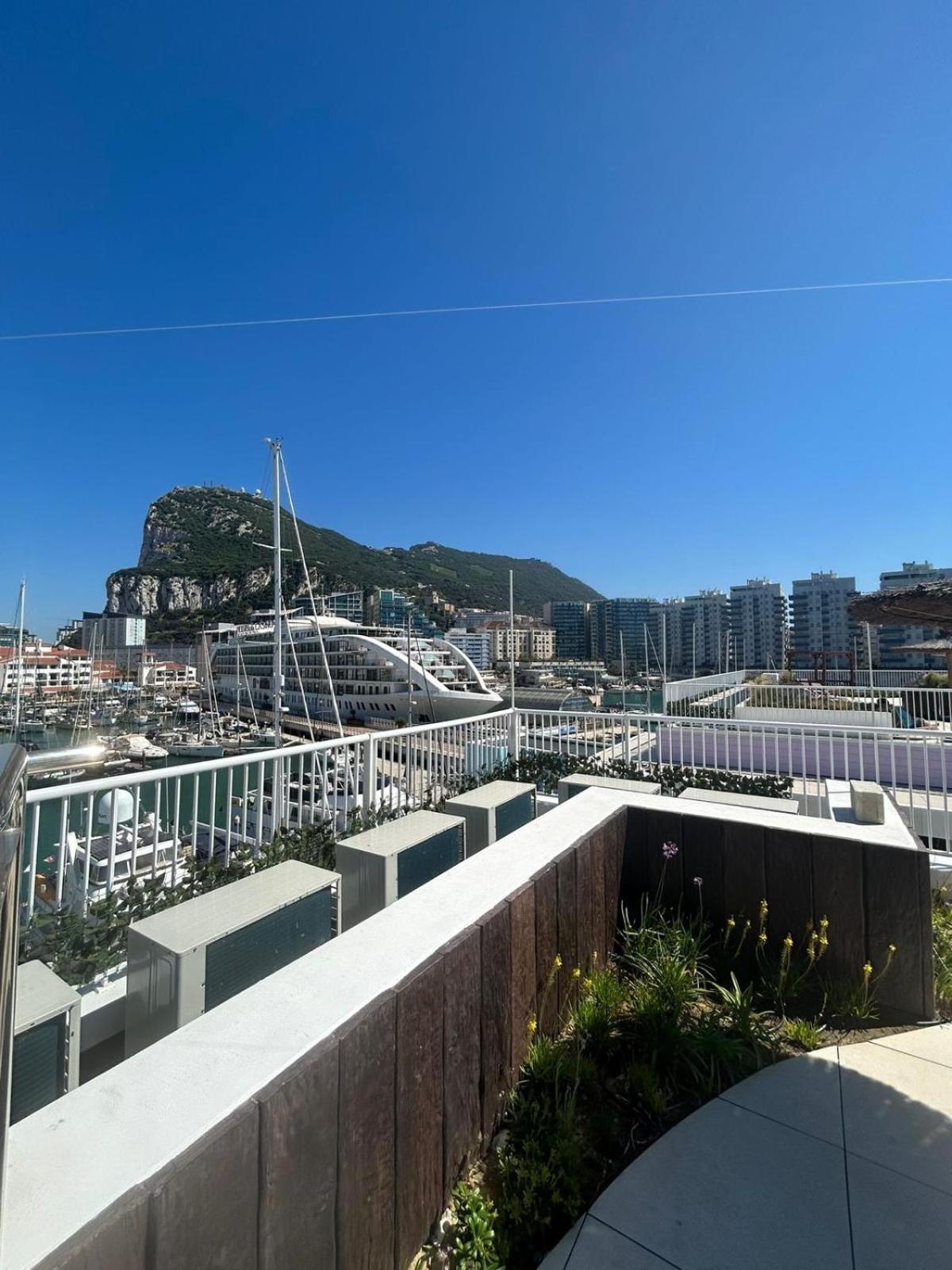 Marina Club Luxury Private Studio With Pool And Incredible Views Gibraltar Extérieur photo