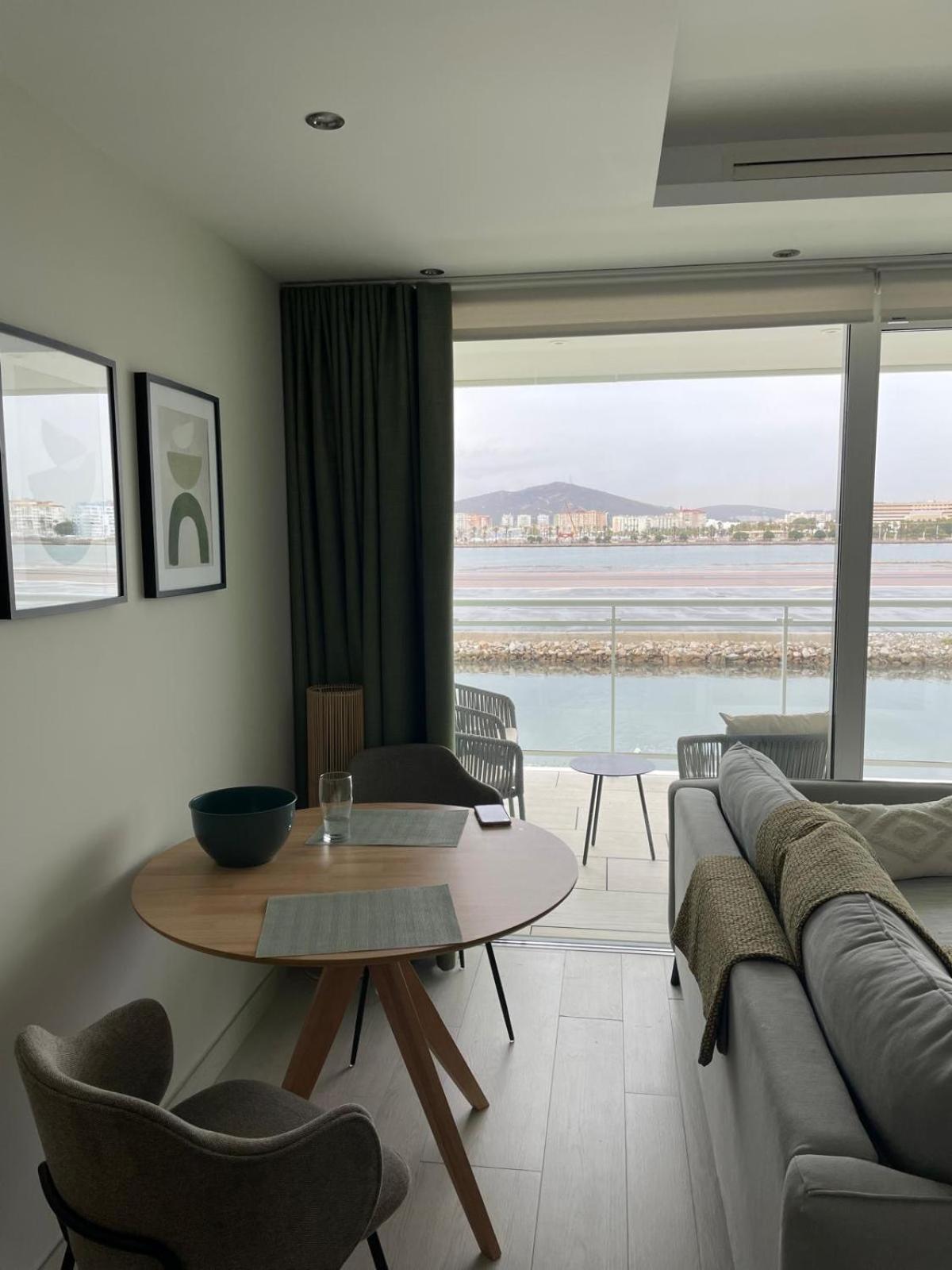 Marina Club Luxury Private Studio With Pool And Incredible Views Gibraltar Extérieur photo