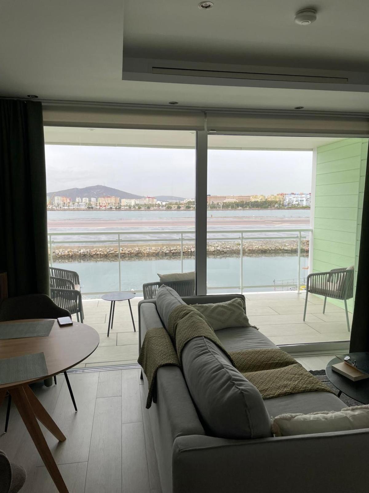 Marina Club Luxury Private Studio With Pool And Incredible Views Gibraltar Extérieur photo