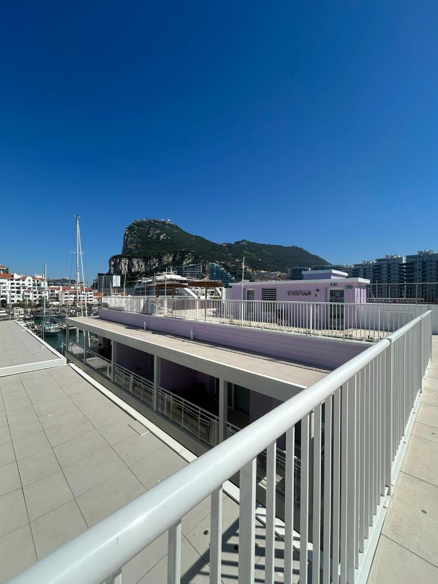 Marina Club Luxury Private Studio With Pool And Incredible Views Gibraltar Extérieur photo