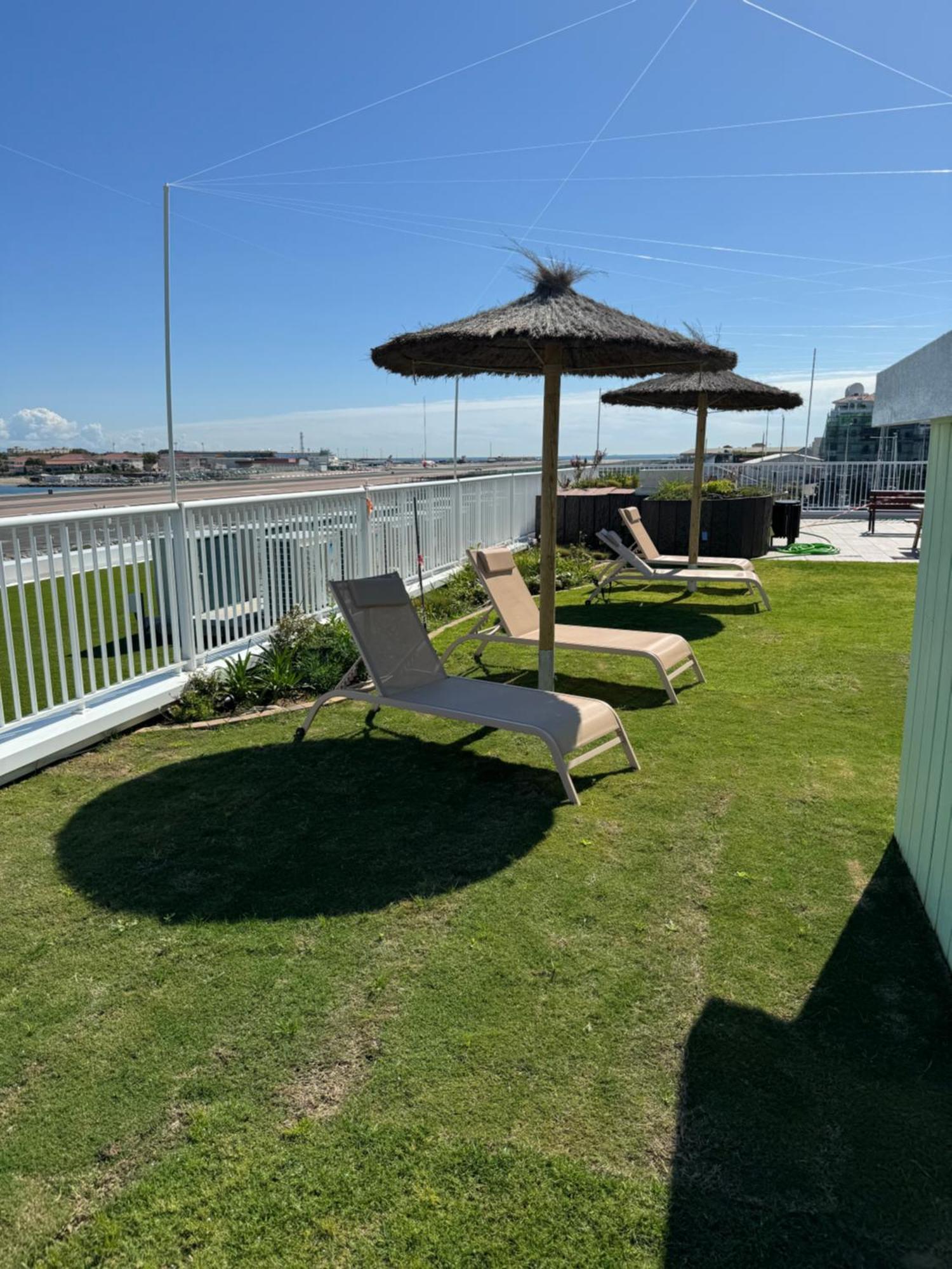 Marina Club Luxury Private Studio With Pool And Incredible Views Gibraltar Extérieur photo