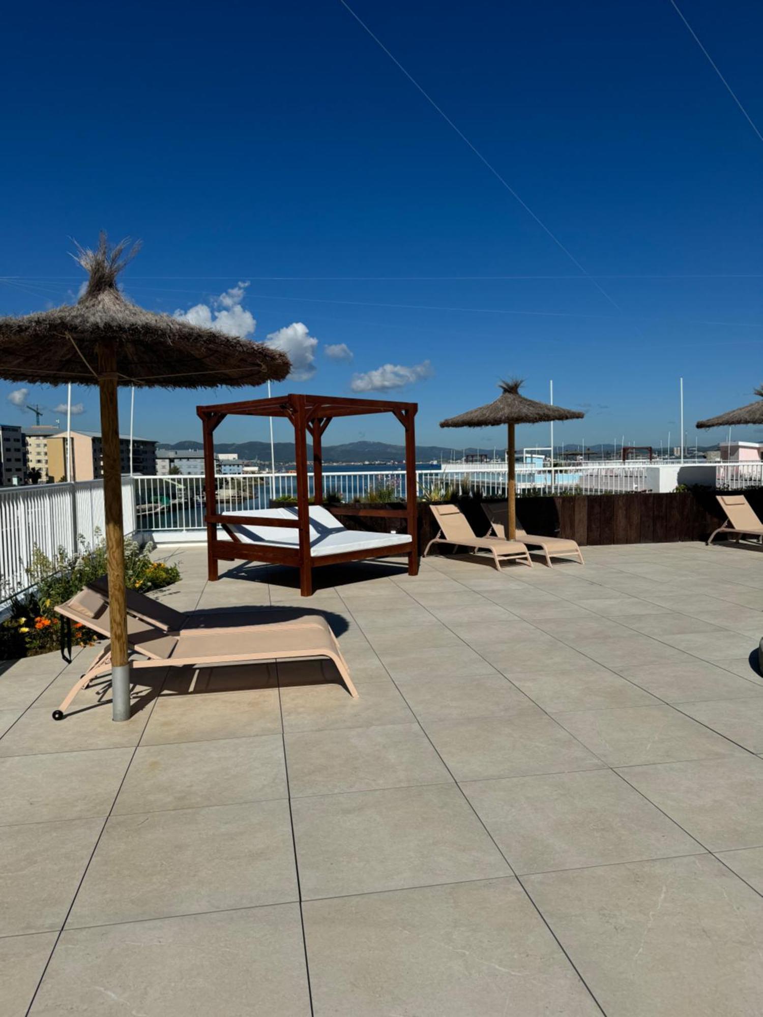 Marina Club Luxury Private Studio With Pool And Incredible Views Gibraltar Extérieur photo